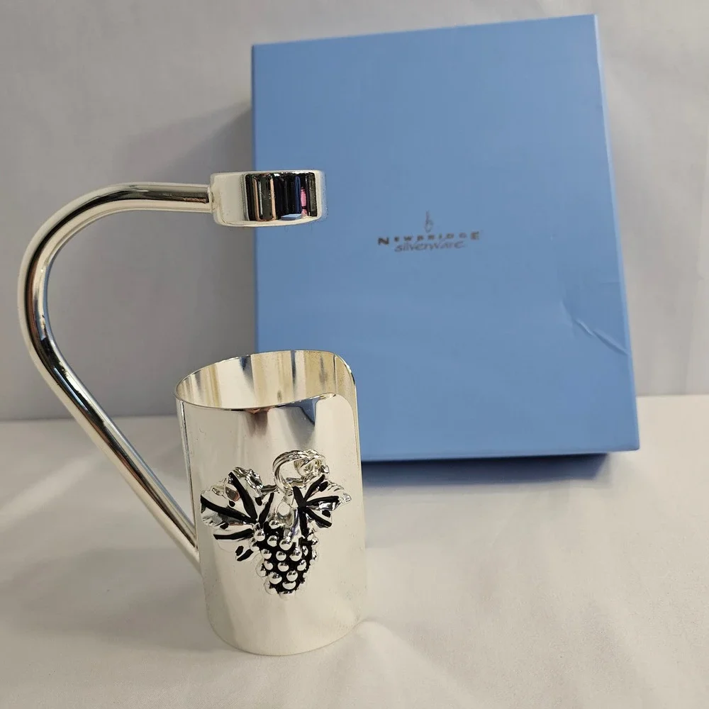 Newbridge Silverware Silver Plate Wine Bottle Holder Drip Collar Grape Motif Box
